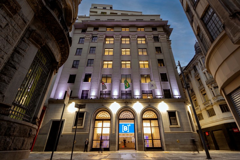 Fachada B3 - XV Novembro.jpg