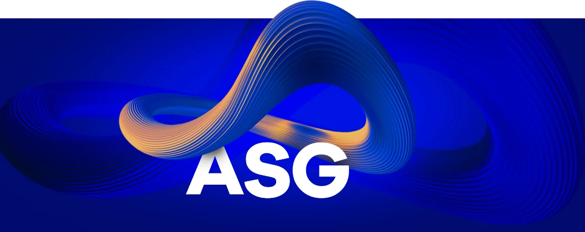Logotipo ASG com um design abstrato em azul e laranja ao fundo